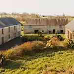 Maison Des H, Au Bord De L'etang * Canisy