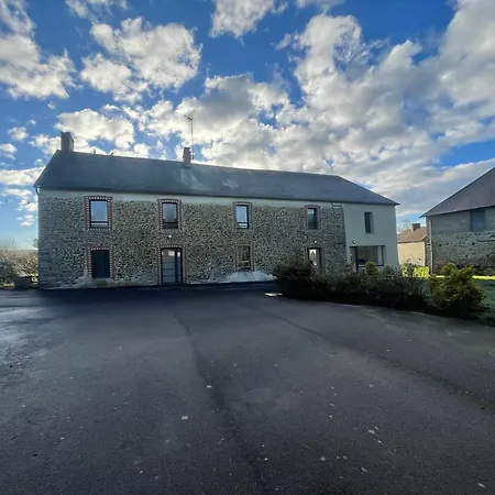 Maison Des H, Au Bord De L'etang *