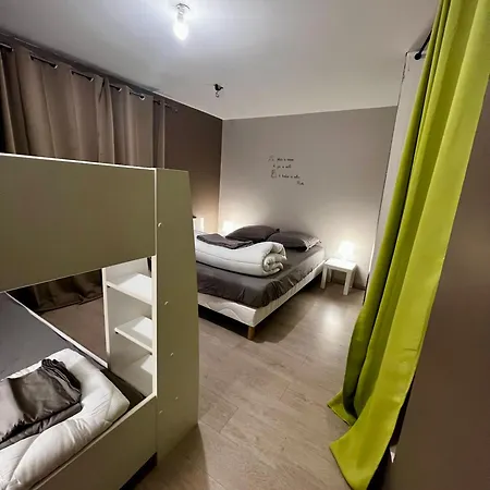 Maison Des H, Au Bord De L'etang *