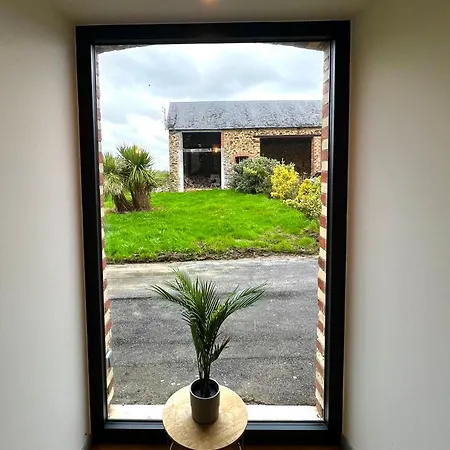 Maison Des H, Au Bord De L'etang Holiday home