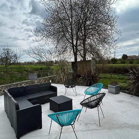 Maison Des H, Au Bord De L'etang Holiday home Canisy