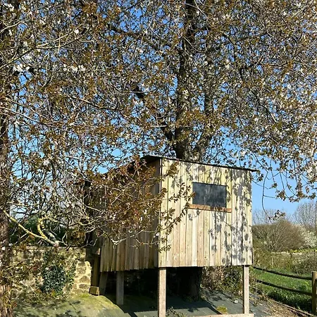 Maison Des H, Au Bord De L'etang * Canisy