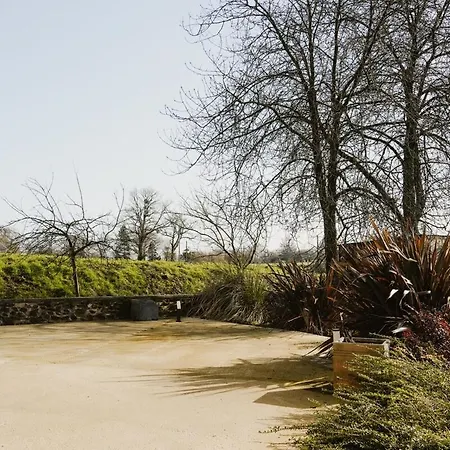 Maison Des H, Au Bord De L'etang