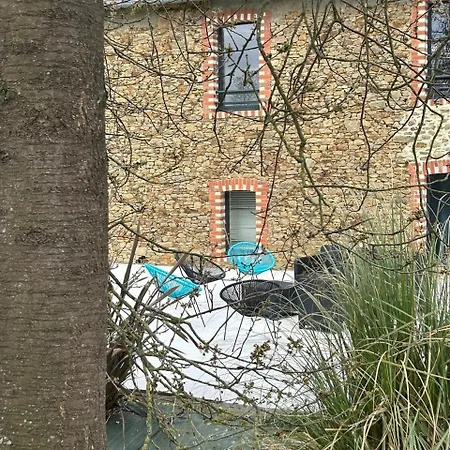 Maison Des H, Au Bord De L'etang