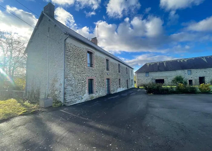 Maison Des H, Au Bord De L'etang Holiday home