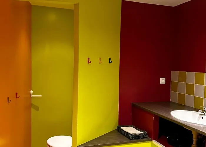 Semesterbostad Maison Des H, Au Bord De L'etang Canisy