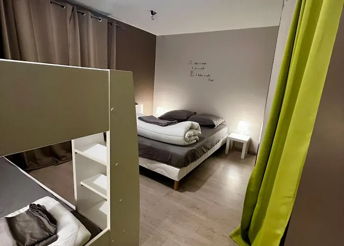 Maison Des H, Au Bord De L'etang *