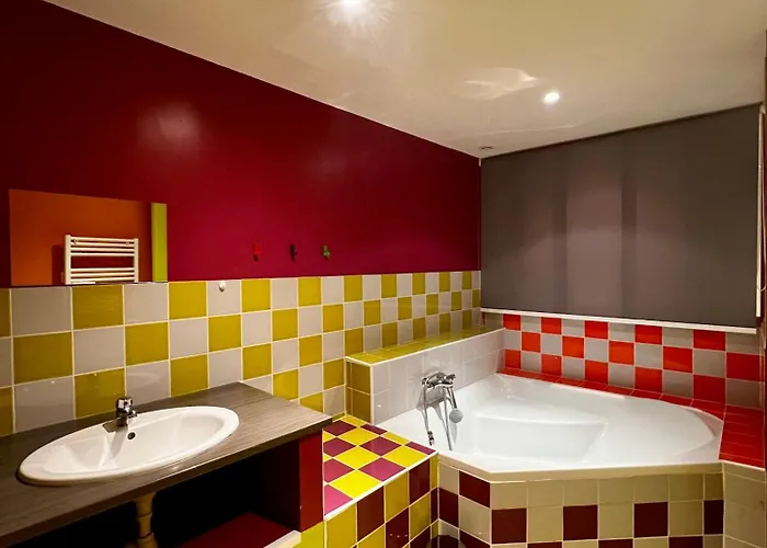 Holiday home Maison Des H, Au Bord De L'etang *