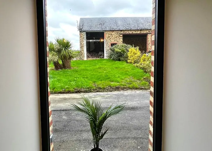 Maison Des H, Au Bord De L'etang Holiday home