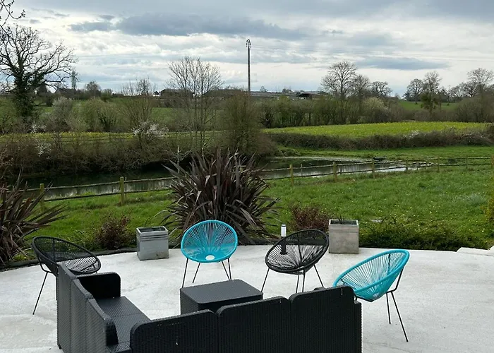 Maison Des H, Au Bord De L'etang