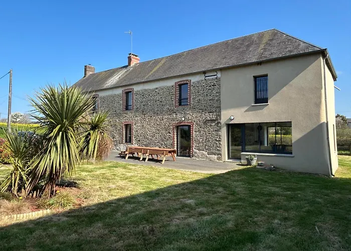 Semesterbostad Maison Des H, Au Bord De L'etang