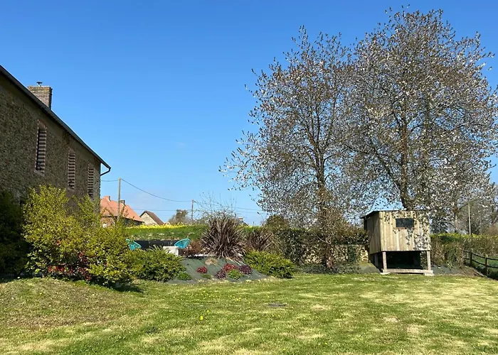 Maison Des H, Au Bord De L'etang Holiday home *