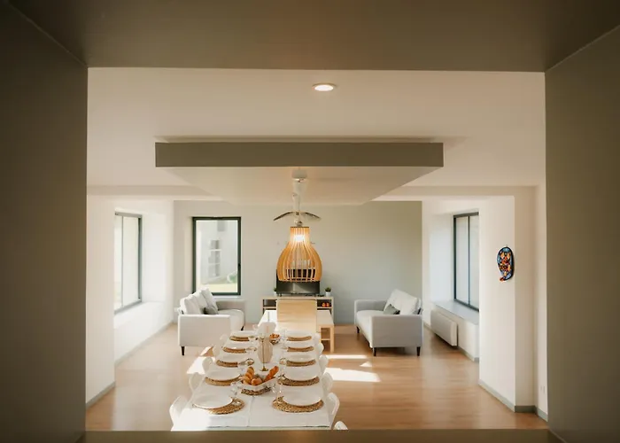 Semesterbostad Maison Des H, Au Bord De L'etang *