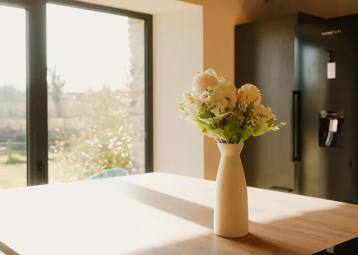 Maison Des H, Au Bord De L'etang