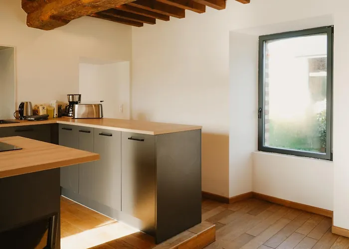 Maison Des H, Au Bord De L'etang