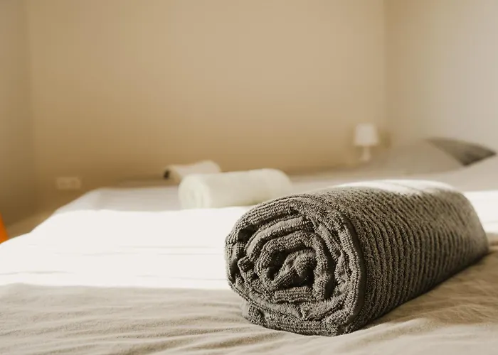 Maison Des H, Au Bord De L'etang *