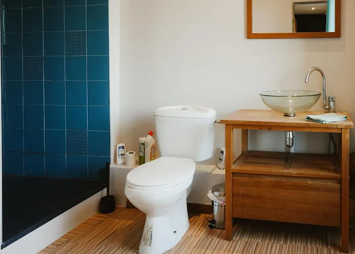 Maison Des H, Au Bord De L'etang *